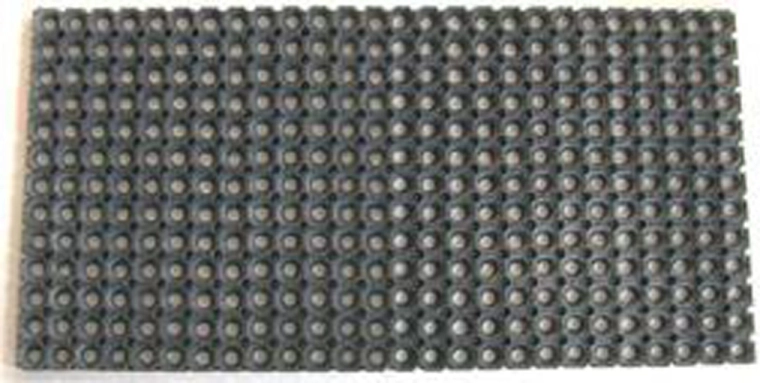 Gumiszőnyeg kerek nyílásokkal 50 × 100 cm, fekete