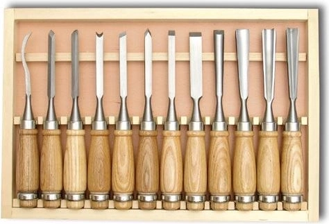 12 részes fafaragó vésőkészlet fa kazettában