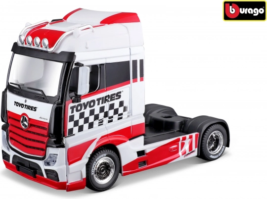 Mercedes‑Benz Actros GigaSpace fém modell 1:43 a Bburago-tól