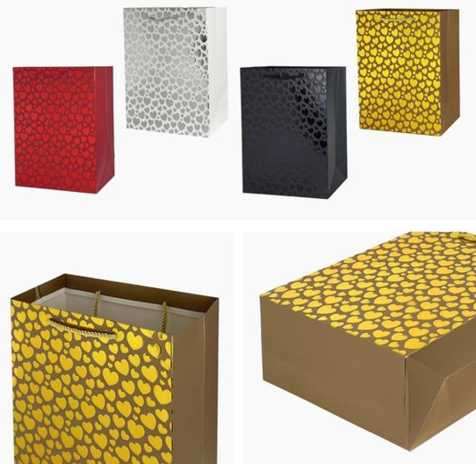 Ajándéktasak 23 × 18 × 10 cm – vegyes motívumok