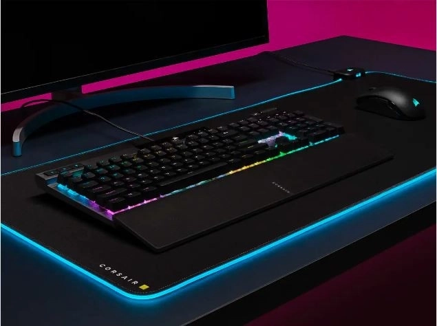 Opcionális-mechanikus CORSAIR K70 RGB Pro billentyűzet fekete PBT billentyűsapkákkal