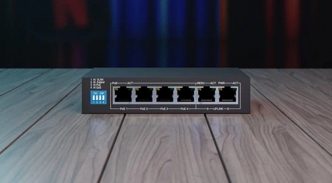 Extralink Krios PoE 6 portos gigabites switch kamerarendszerekhez