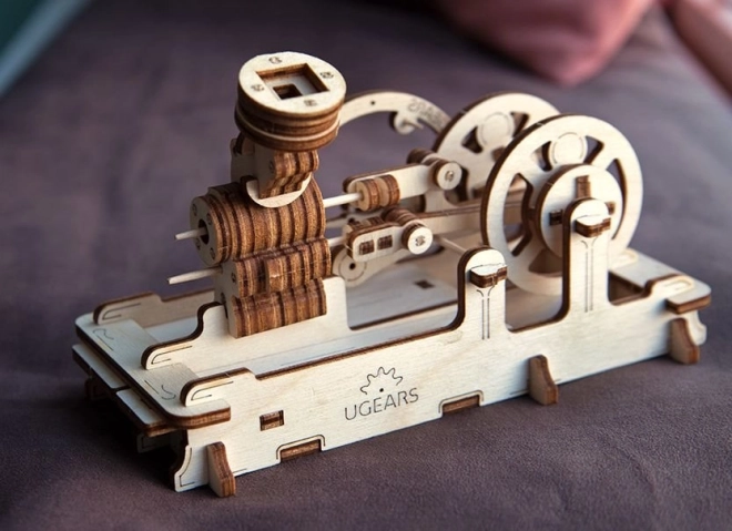 Ugears 3D puzzle motor 81 darab