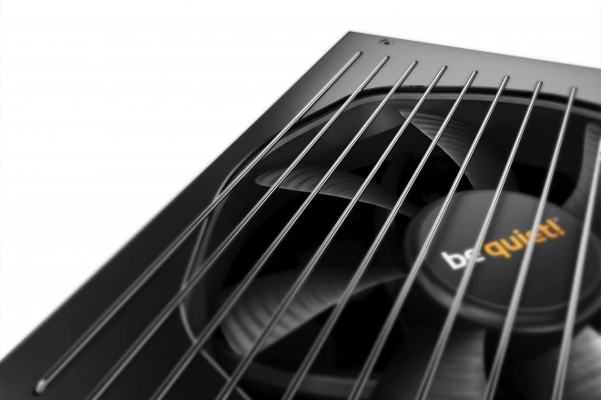 Straight Power 12 1000W Platinum tápegység
