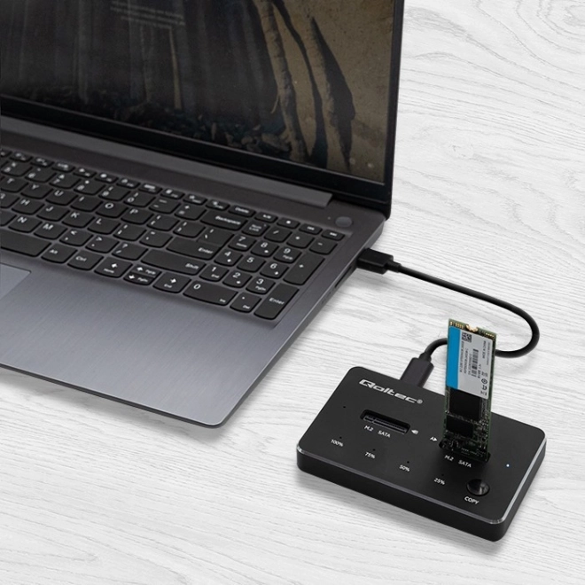 Innovatív kétlemez dokkoló állomás USB-C