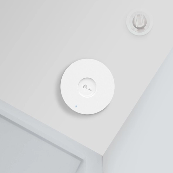 Kompakt Wi-Fi 6 hozzáférési pont az EAP653 modellből