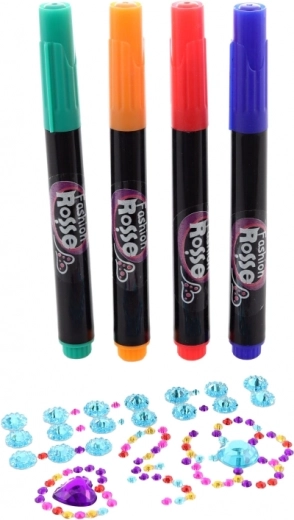 Színes filcek és csillogó kövecskék