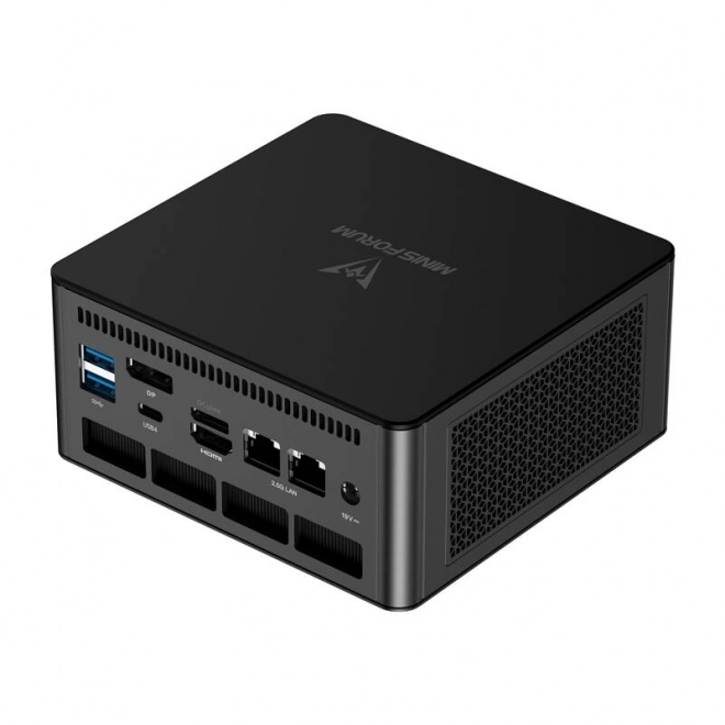 Nagy teljesítményű Minisforum UM890 Pro mini PC