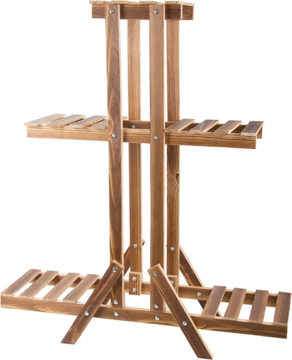 Szellős rácspolcok és masszív keresztmerevítések