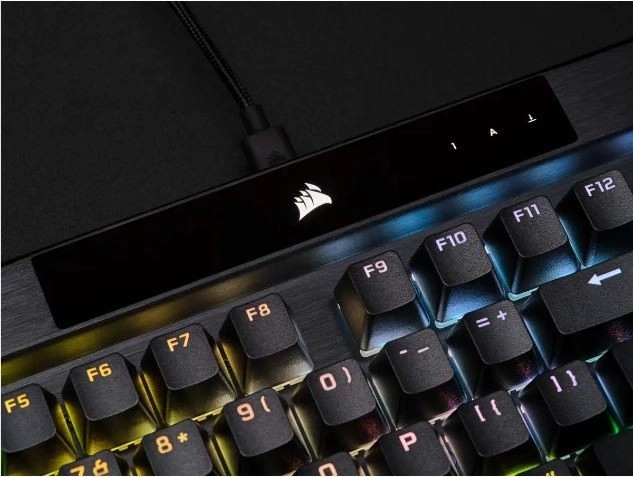 Opcionális-mechanikus CORSAIR K70 RGB Pro billentyűzet fekete PBT billentyűsapkákkal