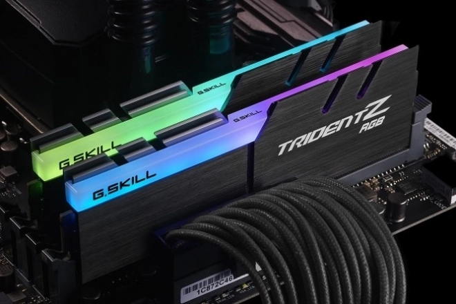 TridentZ RGB RAM AMD-hez 2x8GB DDR4 3600MHz