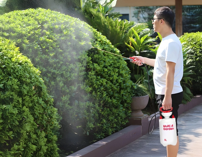 Kézi nyomás permetező 5L MultiGarden