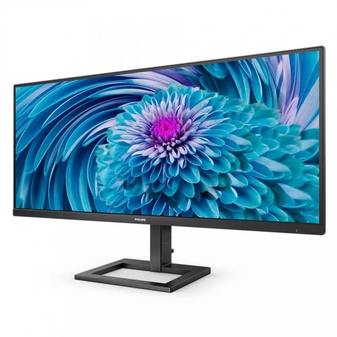 34 hüvelykes VA monitor HDMI, DP, USB-C, hangszórókkal