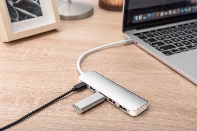 Alumínium 4 portos USB 3.0 hub C-típusú töltéssel