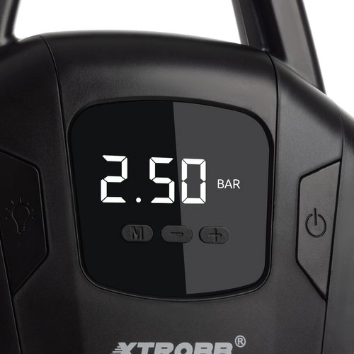 Digitális LCD és Auto‑Stop a pontos felfújáshoz