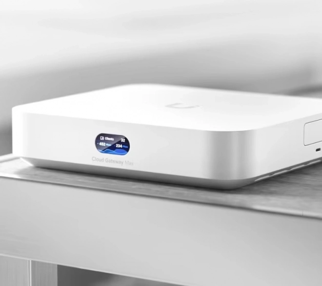Nagy teljesítményű UniFi Cloud Gateway Max