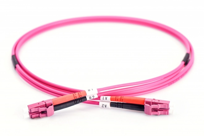 Fényvezető patch kábel LC-LC OM4 duplex 3m