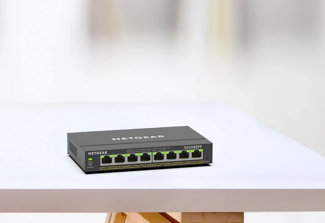 Netgear gigabites PoE+ 8 portos kapcsoló