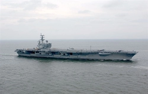 U.s.s. ronald reagan műanyag modell készlet