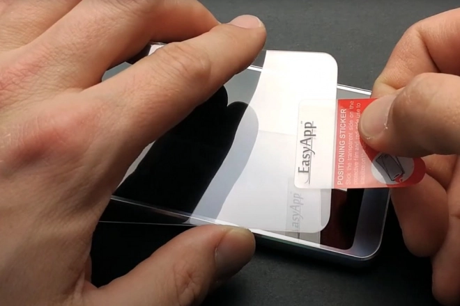 Hibrid üveg iPhone 15-hez