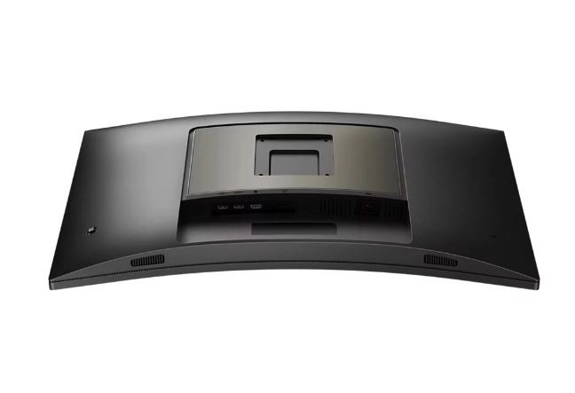 Hajlított 32 hüvelykes VA monitor 240Hz HDMI és DP bemenettel