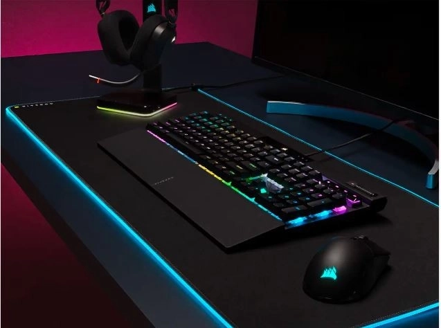 Opcionális-mechanikus CORSAIR K70 RGB Pro billentyűzet fekete PBT billentyűsapkákkal