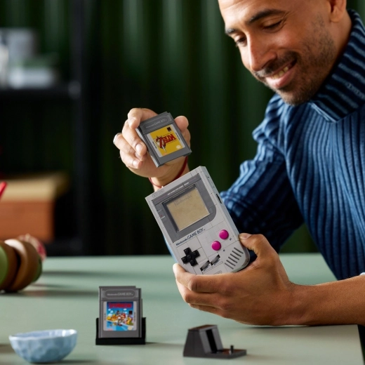 Cserélhető „Game Pakok” és képernyők