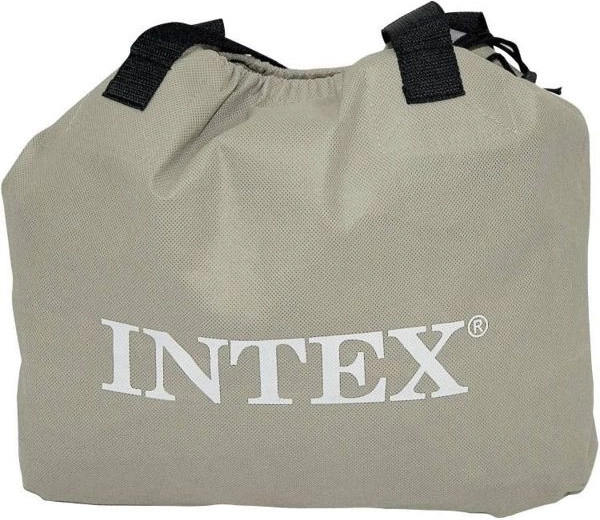 Kényelmes velúros felület és praktikus tartozékok