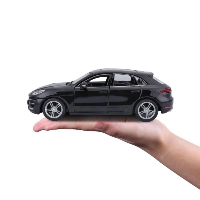 Porsche Macan fekete modell 1:24 Bburago