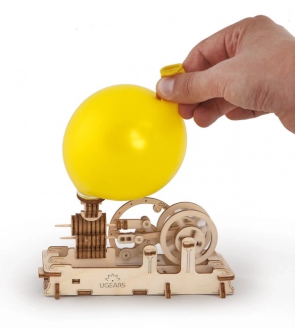 Ugears 3D puzzle motor 81 darab