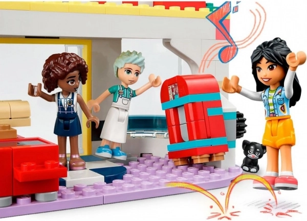 Mozgatható zenegép és játékautomata