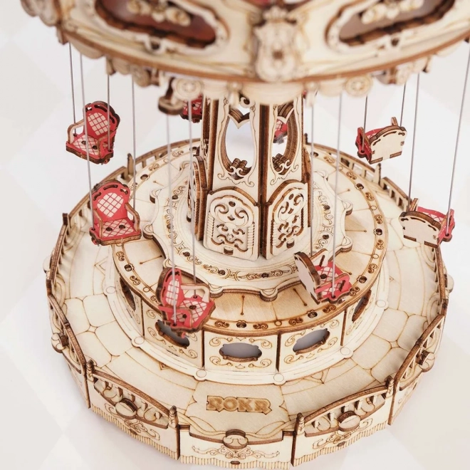 Rokr világító 3D fa puzzle zenélő doboz: Láncos körhinta