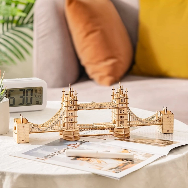 RoboTime fa 3D puzzle Tower Bridge világító