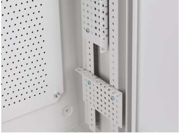 Lanberg alacsony profilú fali rack szekrény 19 hüvelykes 6U+3U szürke