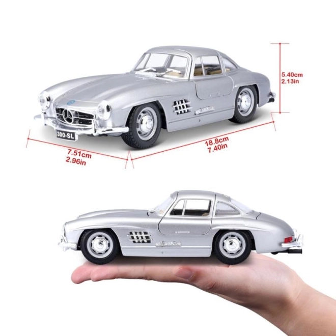 Mercedes-Benz 300SL ezüst modellautó 1:24 méretarányban