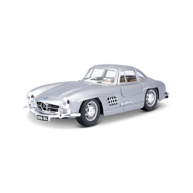 Mercedes-Benz 300SL ezüst modellautó 1:24 méretarányban