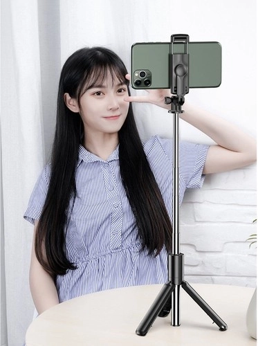 2 az 1-ben: szelfibot és stabil tripod