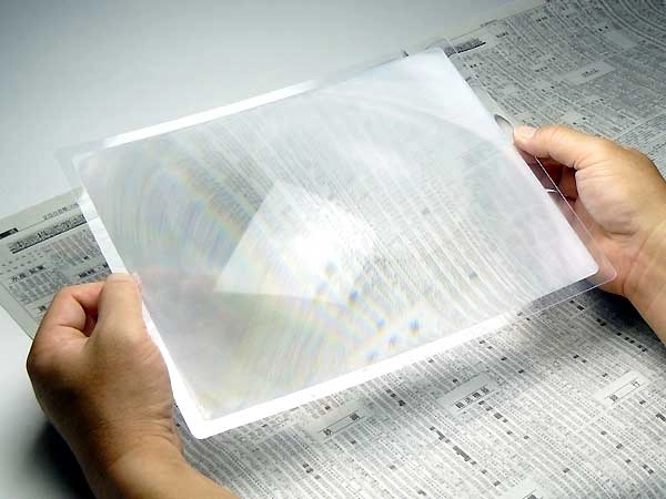 Olvasó nagyító fresnel lencsével