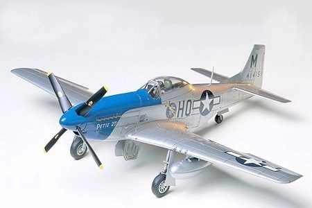 Tamiya észak-amerikai P-51D Mustang modell