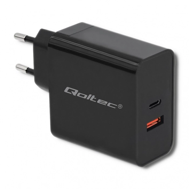 Univerzális fekete Qoltec gyors töltő 63W USB-C PD és QC 3.0