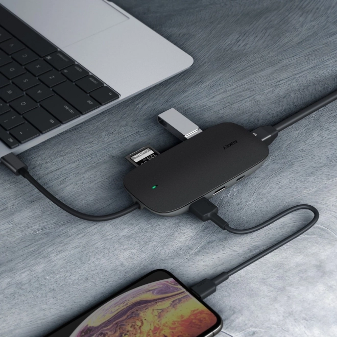 Aukey multifunkcionális alumínium USB-C HUB 8 az 1-ben