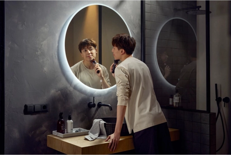 Rugalmas, 360°-ban mozgó fej a tökéletes érintkezésért