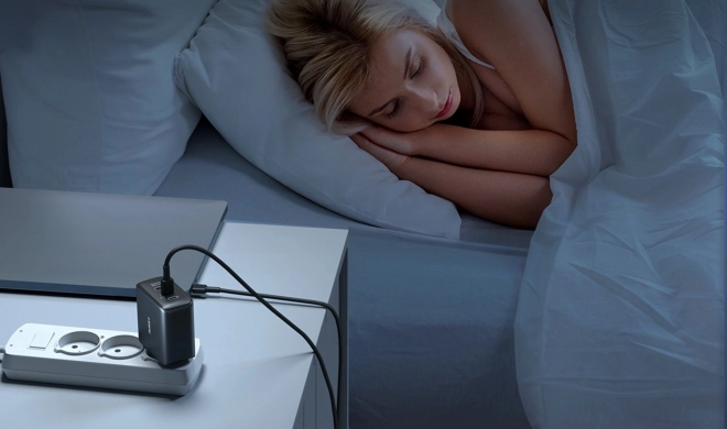 Aukey Omnia II fekete GaN töltő 65W 3xUSB-C/A