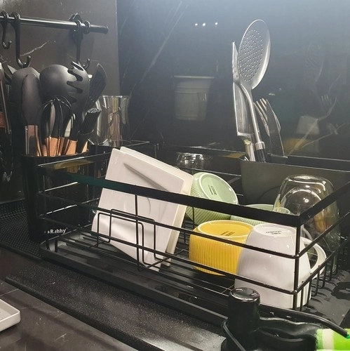 Nagy fekete edényszárító csepegtetővel Loft