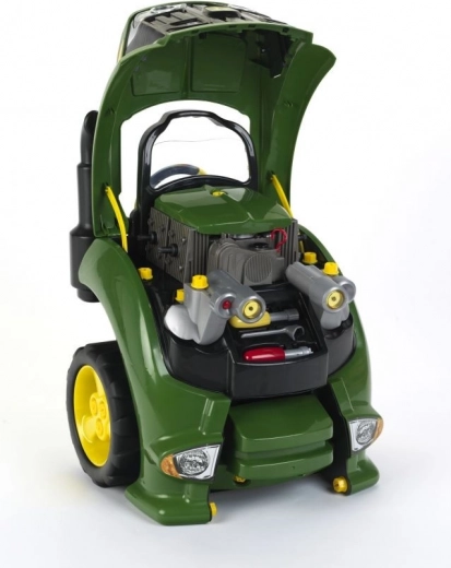 Nyitható motorháztető és élethű motor