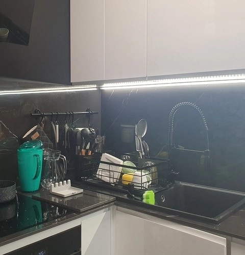 Nagy fekete edényszárító csepegtetővel Loft