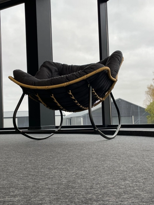 Modern skandináv szürke hintaszék Cocoon