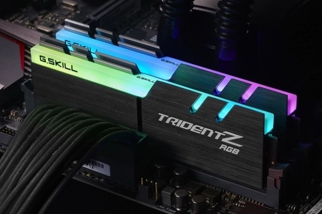 TridentZ RGB RAM AMD-hez 2x8GB DDR4 3600MHz