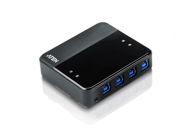 Négyportos USB 3.2 Gen1 megosztó perifériákhoz
