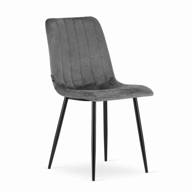 Bársonyosan puha ülés és ergonómia